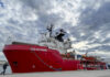 El Ocean Viking rescata a 120 migrantes en medio de un asalto con enmascarados en el mar