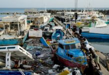 Beryl deja más de 330 mil clientes sin luz en Islas Caimán y a su isla más grande sin agua