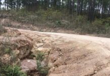 Protesta por el mal estado de carretera en Güinope y municipios aledaños