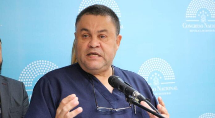 Carlos Umaña alerta sobre posible demanda colectiva contra el IHSS e Injupemp por cobros ilegales a jubilados