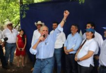 Nasry Asfura recibe al Alcalde de Apacilagua en las filas del Partido Nacional