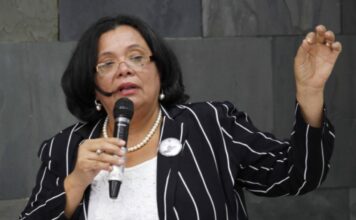 Exrectora Julieta Castellanos denuncia restricción al espacio cívico y afirma que, “El Estado no es la familia presidencial”