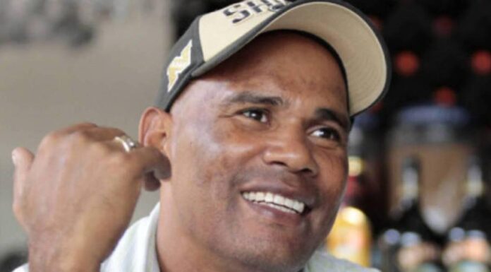 Mario Moncada pide a colectivos que reciban con machete en mano a los políticos del Partido Liberal