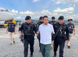 EE. UU. deporta a un policía guatemalteco acusado del asesinato de un canadiense