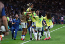 Brasil derrotó 4-2 a España y peleará por su primer oro frente a Estados Unidos
