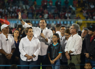 Héctor Zelaya: «El trabajo de la oposición es provocar crisis y el del Gobierno es superarlas»