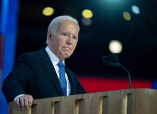 Joe Biden critica el bloqueo judicial a su plan de regularización de inmigrantes
