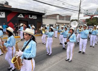 Inician desfiles patrios para conmemorar 203 años de independencia