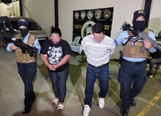 Una pareja extorsionaba haciéndose pasar por miembros de cinco maras