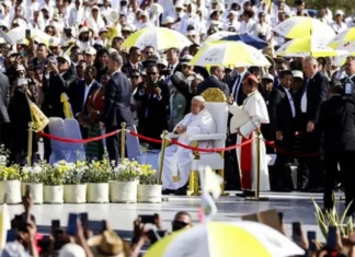 El papa Francisco celebra una misa en Dili para 600,000 personas, la mitad del país