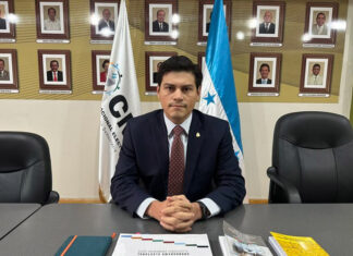 Marlon Ochoa convoca a “las dos señoras” del CNE para elección de presidencia este viernes