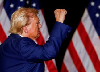 Trump se encuentra «a salvo» tras registrarse tiroteo cerca de su club de golf en Florida