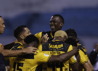 Real España del costarricense Jeaustin Campos conserva el liderato en Honduras