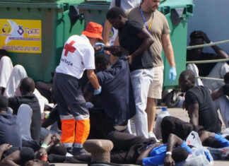 Más de 6,000 migrantes llegan a las islas Canarias en julio y agosto, un número récord