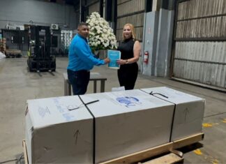 Llegan a Honduras los restos mortales del cantautor Moisés Canelo