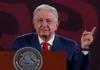 López Obrador promete no actuar contra la persona que le arrojó una botella de agua