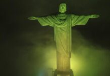El Cristo Redentor de Río se ilumina de verde y amarillo por el cumpleaños de Pelé