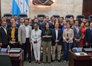 Partido Nacional afirma que usurpar las atribuciones de 128 diputados, impedir sesiones y decretar su disolución constituyen delitos de traición a la patria