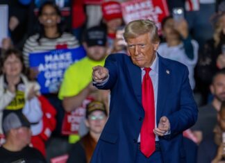 Donald Trump promete prosperidad para los latinos mientras estigmatiza a migrantes en Pensilvania