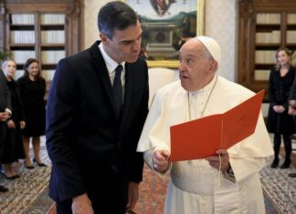 El papa se reunió 35 minutos con Pedro Sánchez en el Vaticano