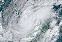 El huracán Milton de categoría 4 aumenta de tamaño mientras enfila hacia Florida