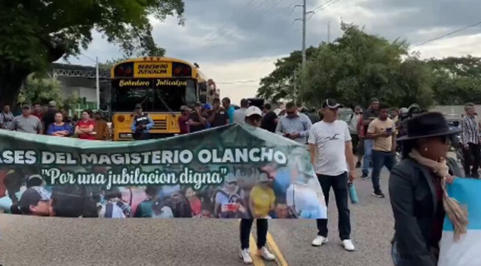 Maestros protestan en Olancho en rechazo a reforma de la Ley de Inprema