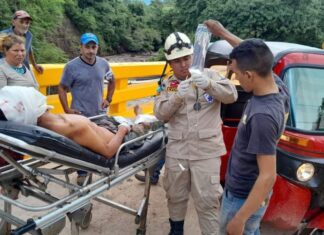 Madre e hijo detenidos por ‘machetear’ a hombre en Santa Bárbara