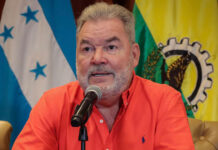 Presidente del CCEPL denuncia atentado contra la democracia por partidarios de Libre que evitaron ofertas del TREP