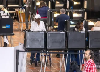 Texas y Florida comienzan a votar, entre cifras récord de participación anticipada en EE. UU.