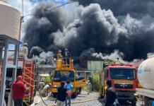 Voraz incendio estructural consume casa de repuestos en Comayagüela