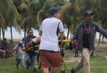 Hondureño resulta gravemente herido tras ser atacado por un tiburón en una playa de Tela