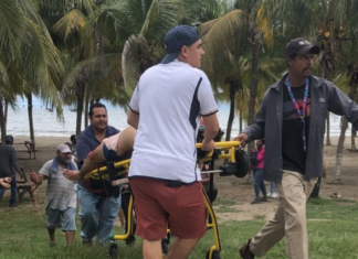 Hondureño resulta gravemente herido tras ser atacado por un tiburón en una playa de Tela