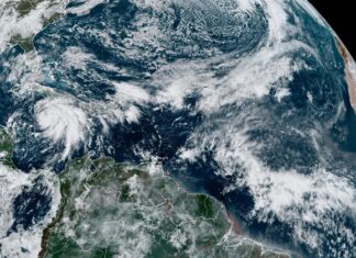 Tormenta Rafael puede convertirse en huracán mientras se aproxima a Islas Caimán y Cuba
