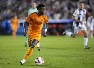 Vinícius sufre una lesión muscular y no estará ante el Liverpool