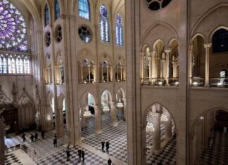 Francia descubre al mundo una Notre Dame deslumbrante antes de su reapertura en diciembre