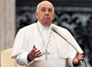 El papa alerta que «la guerra mundial en pedazos» actual pone en riesgo la cultura