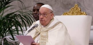 La medicina no debe descuidar la dignidad humana por intereses del mercado, señala el Papa Francisco