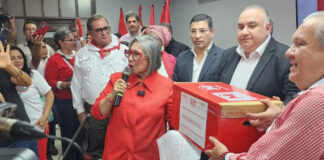 Maribel Espinoza revela que ha gastado 17 millones de lempiras en campaña política