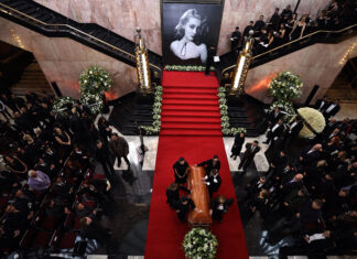 México rinde homenaje póstumo a la diva Silvia Pinal en el Palacio de Bellas Artes