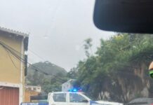 Encuentran dos cuerpos sin vida dentro de un vehículo en la colonia Loarque