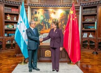 Presidenta de Honduras habla de cooperación con vicepresidente de Asamblea Popular China