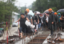 La tormenta tropical Sara se acerca a Belice dejando daños e intensas lluvias en Honduras