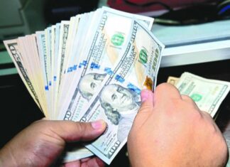 El dólar, las cripto y los futuros de Wall Street se disparan ante la victoria de Trump
