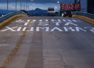 La ciudadanía exige respuestas: «¿Dónde está Xiomara?» pregunta un cartel en el Bulevar Suyapa