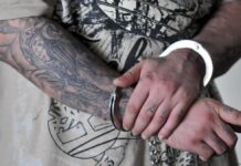 Honduras captura y entrega a El Salvador a supuesto pandillero de la pandilla Barrio 18