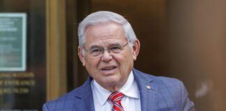 Niegan un nuevo juicio al exsenador Bob Menéndez, hallado culpable por corrupción