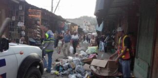 Más de 150 trabajadores municipales realizan operativo de limpieza en mercados de Comayagüela
