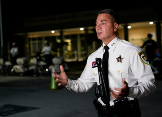 Trump designa al sheriff de Florida Chad Chronister como jefe de la DEA