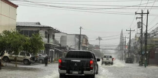 Las lluvias vuelven a inundar las calles de Puerto Cortés