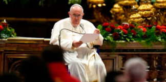 El papa pide a los sacerdotes: «No torturen a la gente en el confesionario»